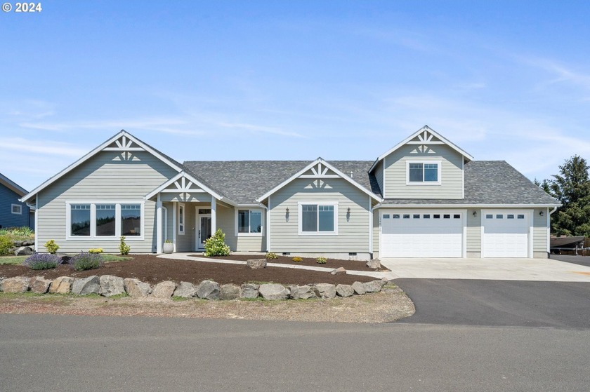 A gorgeous custom-built home overlooking the Nehalem River and - Beach Home for sale in Nehalem, Oregon on Beachhouse.com