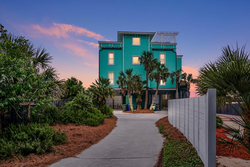 INCREDIBLE OCEAN VIEWS abound in this amazing OCEANFRONT Single - Beach Home for sale in Folly Beach, South Carolina on Beachhouse.com
