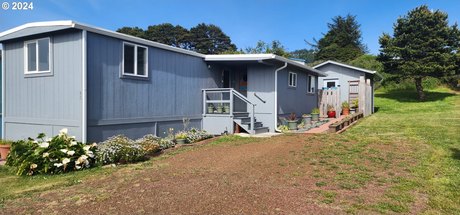 FOR SALE: 94120 Strahan Street - Spc 58 Gold Beach, Oregon - Beach Home for sale in Gold Beach, Oregon on Beachhouse.com