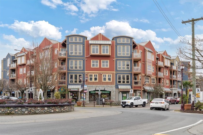 This immaculately maintained generous 1 bedroom end-unit condo - Beach Condo for sale in Langford, BC on Beachhouse.com