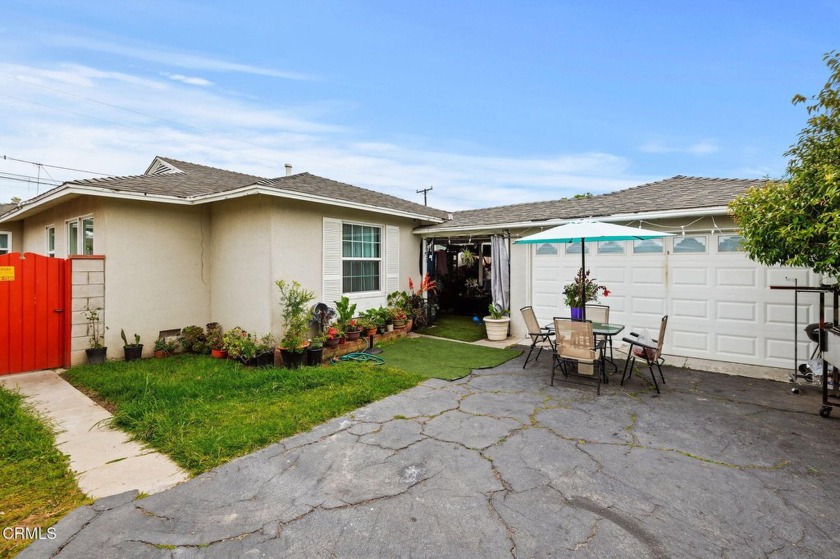 This charming North Oxnard home is nestled in a well-established - Beach Home for sale in Oxnard, California on Beachhouse.com