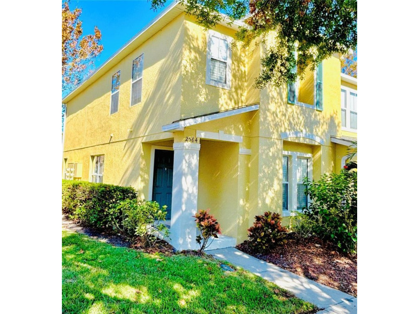 Bright and spacious end-unit townhome offering 3 bedrooms, 2.5 - Beach Townhome/Townhouse for sale in Clearwater, Florida on Beachhouse.com