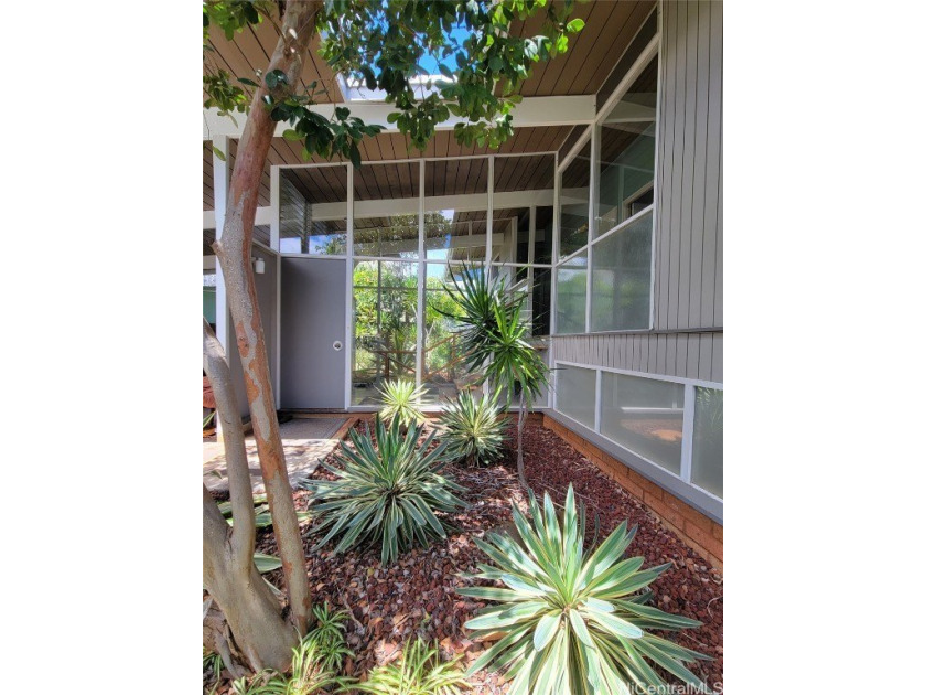 A place like no other architecturally designed Mid-Century - Beach Home for sale in Aiea, Hawaii on Beachhouse.com