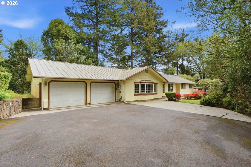 Welcome to this spacious and inviting ranch-style home, offering - Beach Home for sale in Coos Bay, Oregon on Beachhouse.com