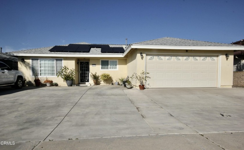 This exceptionally renovated and beautiful residence presents a - Beach Home for sale in Oxnard, California on Beachhouse.com