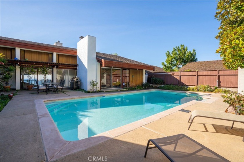 Awe-inspiring, panoramic Coastline, Catalina Island, and City - Beach Home for sale in Laguna Beach, California on Beachhouse.com