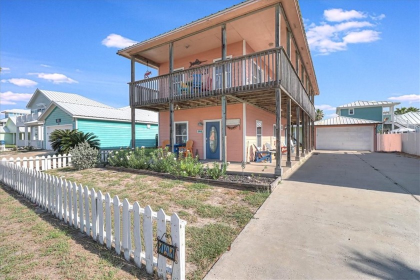 This charming and nautical 3 bedroom, 3 bath home in Mustang - Beach Home for sale in Port Aransas, Texas on Beachhouse.com