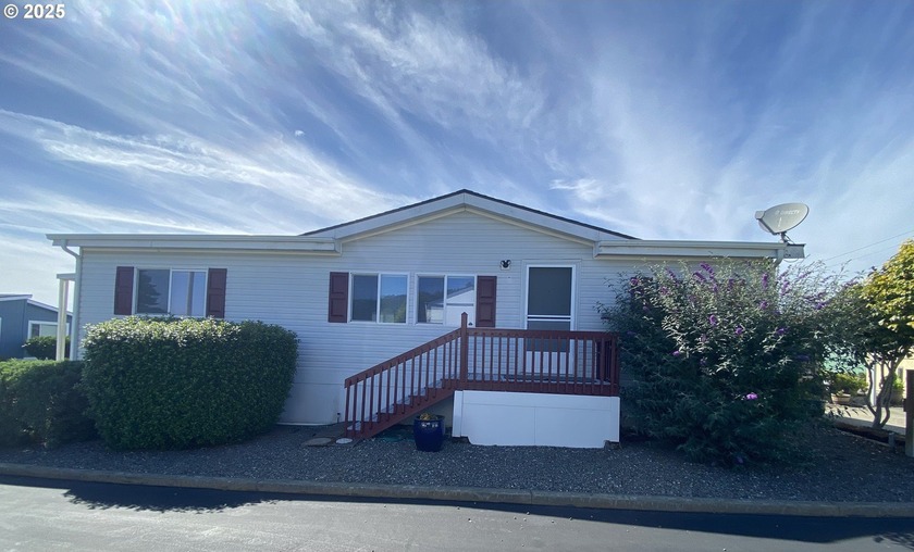 #15 -This very well-maintained double-wide manufactured home - Beach Home for sale in Brookings, Oregon on Beachhouse.com