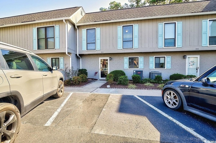 Welcome to this well-maintained, fully furnished 3-bedroom, 2 - Beach Townhome/Townhouse for sale in North Myrtle Beach, South Carolina on Beachhouse.com