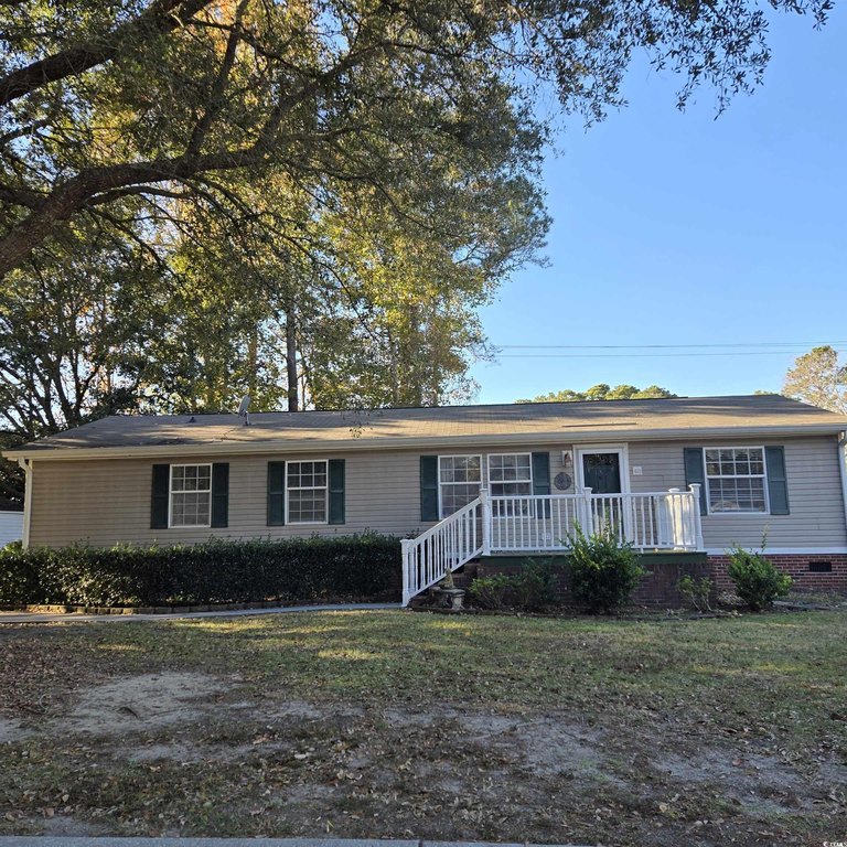 3 Bedroom, 2 bath immaculate home with stainless appliances - Beach Home for sale in Murrells Inlet, South Carolina on Beachhouse.com