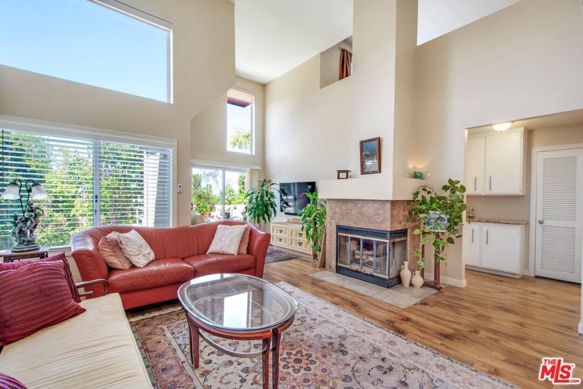 Welcome to this highly sought-after turnkey upper unit condo in - Beach Townhome/Townhouse for sale in Mission Viejo, California on Beachhouse.com