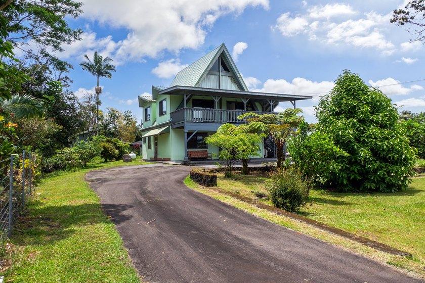 Custom 3-bedroom, 2-bath home on a paved street in Ainaloa. This - Beach Home for sale in Pahoa, Hawaii on Beachhouse.com