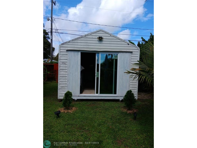 Located close to Federal highway this 2 bedroom one bath home - Beach Home for sale in Dania, Florida on Beachhouse.com