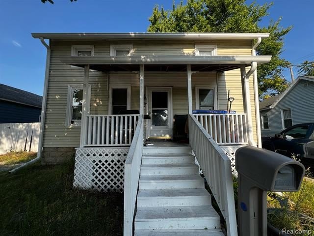 Investor Special! Just 5 minutes from the shores of one of - Beach Home for sale in Port Huron, Michigan on Beachhouse.com