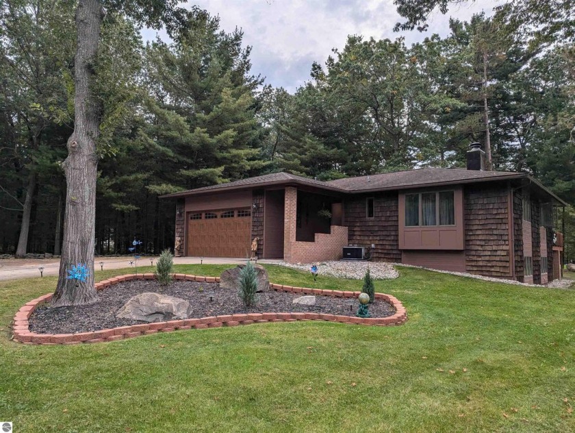 Spacious 3 bedroom bi-level home in the Huron Breeze Golf & - Beach Home for sale in Au Gres, Michigan on Beachhouse.com