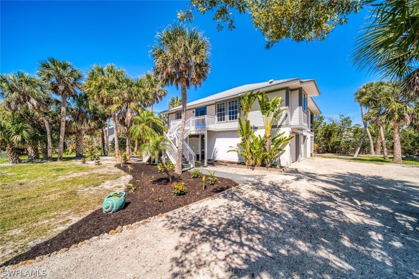 Calling all Boaters AND Beach lovers! Escape to your own slice - Beach Home for sale in Sanibel, Florida on Beachhouse.com
