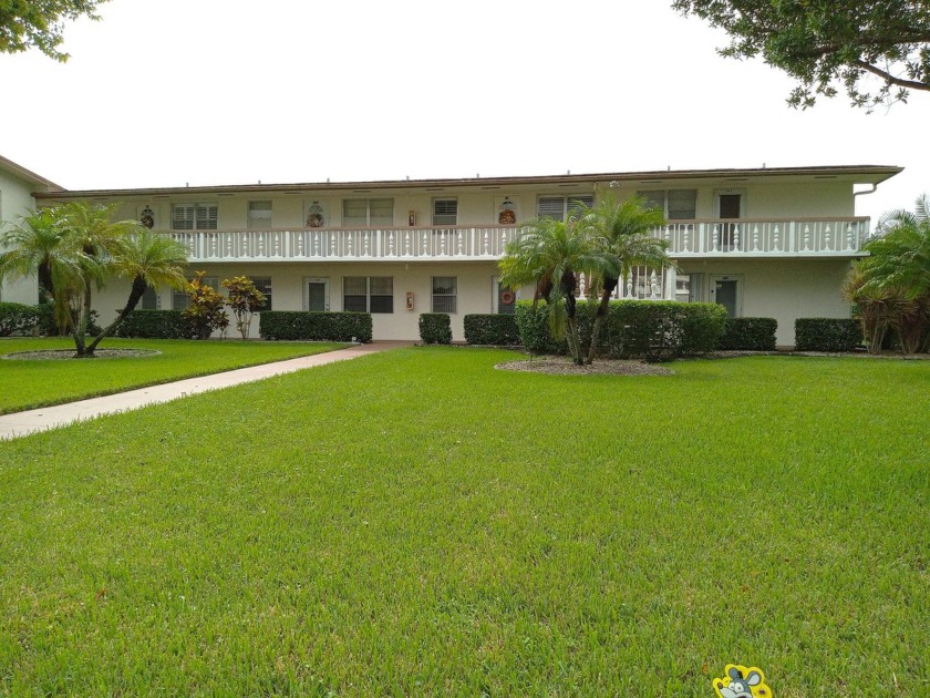 This ground floor, corner unit has hurricaine shutters, new - Beach Condo for sale in West Palm Beach, Florida on Beachhouse.com