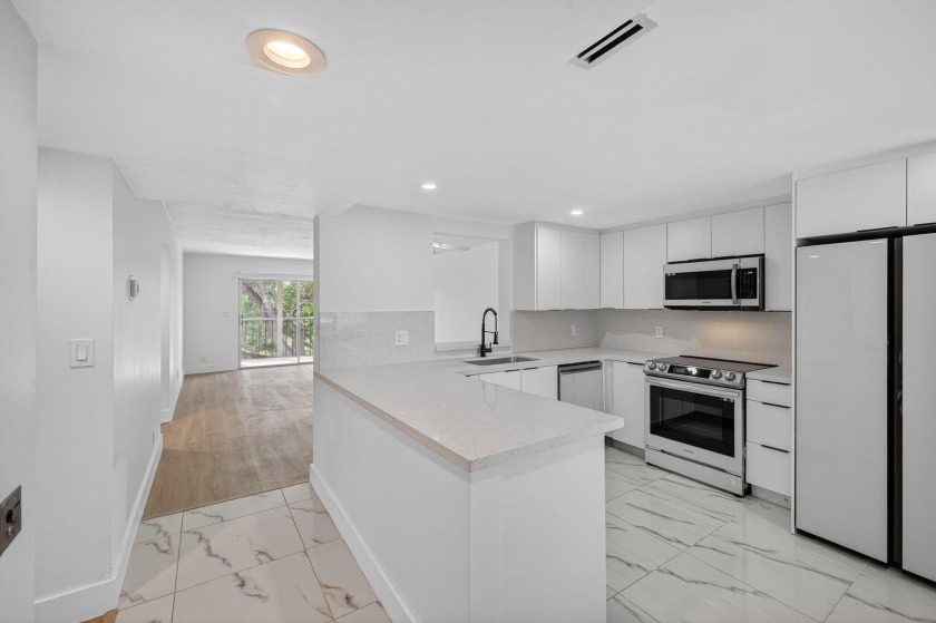 Welcome to this fully remodeled condo w/ stunning lake views in - Beach Condo for sale in Delray Beach, Florida on Beachhouse.com
