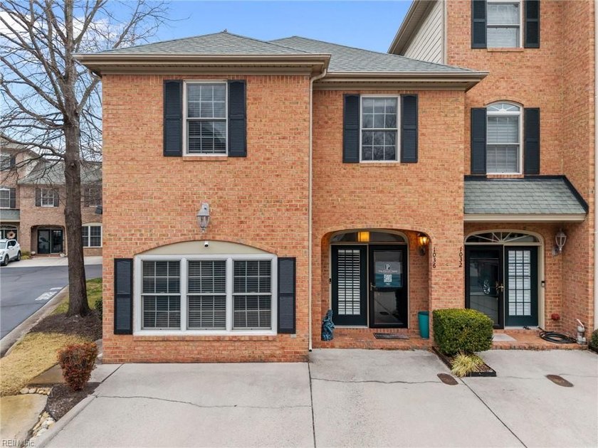 0.2 mi to Perked Up Coffee - Near Laskin Rd & Beach Boardwalk - - Beach Townhome/Townhouse for sale in Virginia Beach, Virginia on Beachhouse.com