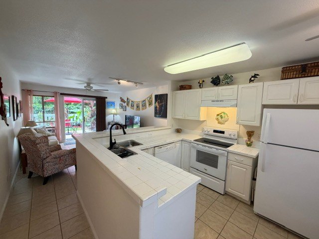 Welcome to the highly sought-after Alii Lani community! This - Beach Condo for sale in Kailua Kona, Hawaii on Beachhouse.com