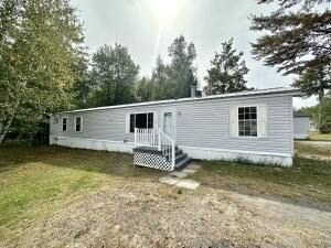 Charming 2 Bedroom, 2 Bath Single Wide Trailer in Birch Tree - Beach Home for sale in Hancock, Maine on Beachhouse.com