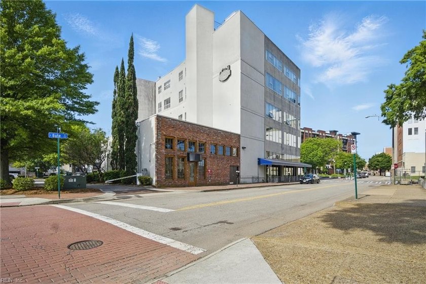 Wonderful contemporary style condo located in the downtown area - Beach Condo for sale in Norfolk, Virginia on Beachhouse.com