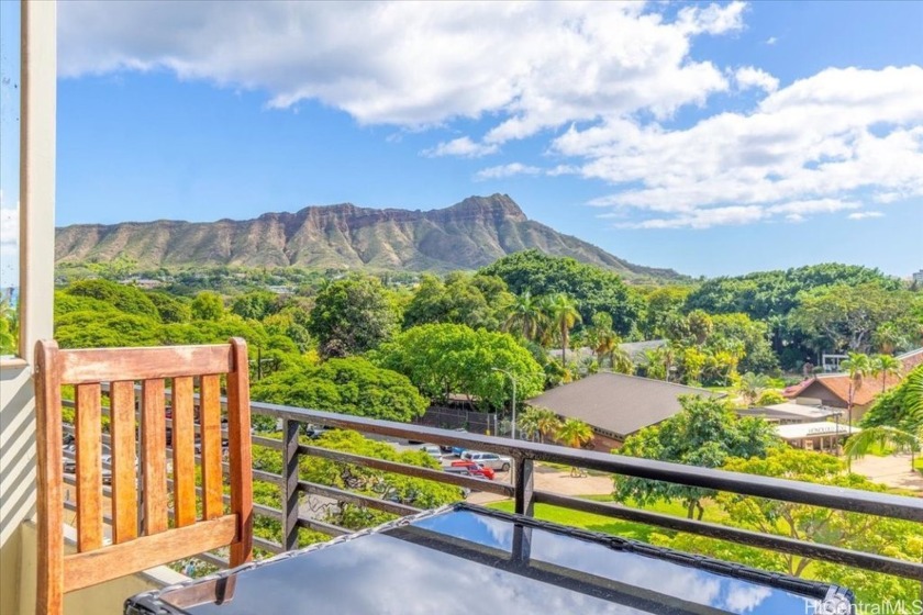 Experience breathtaking front-row views of the iconic Diamond - Beach Condo for sale in Honolulu, Hawaii on Beachhouse.com