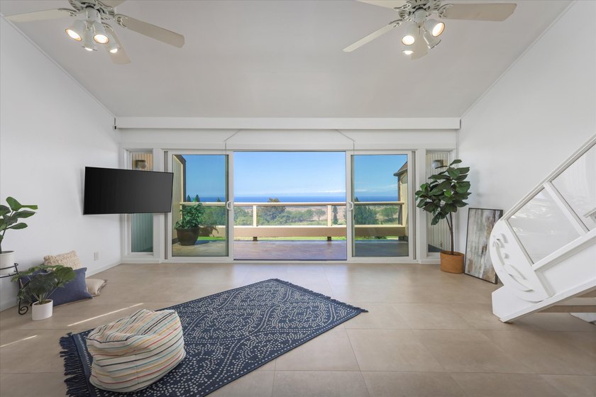 Step into this top floor condo and you'll be immediately drawn - Beach Condo for sale in Waikoloa, Hawaii on Beachhouse.com