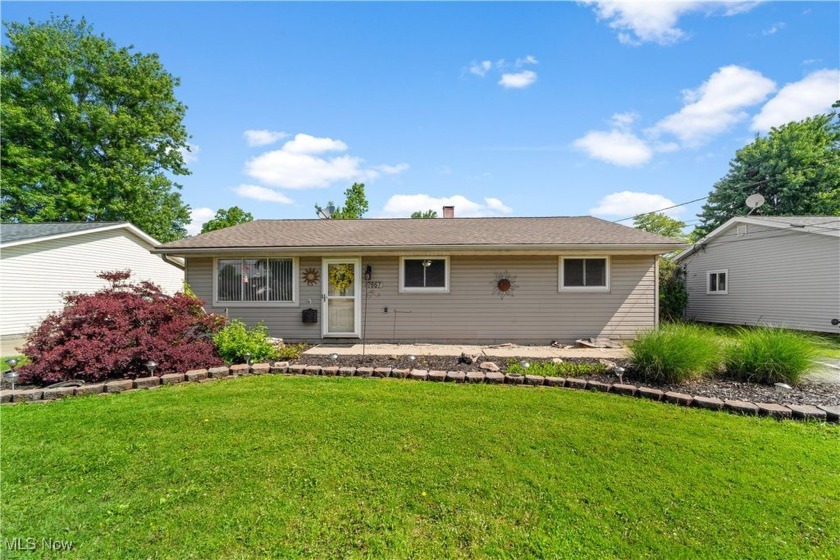 Charming Ranch Just a Short Stroll from Lake Erie! Pride of - Beach Home for sale in Mentor, Ohio on Beachhouse.com