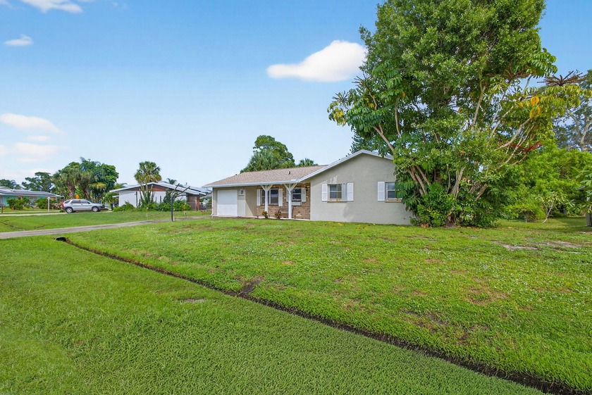 Perfect starter home, investment property with no restrictions - Beach Home for sale in Port Saint Lucie, Florida on Beachhouse.com