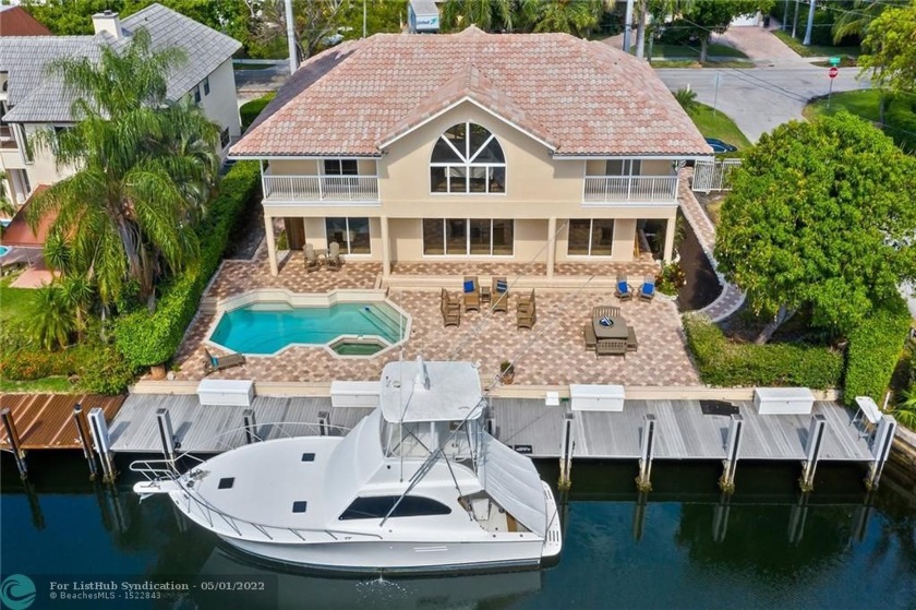 This open airy waterfront home has volume ceilings and walls of - Beach Home for sale in Lighthouse Point, Florida on Beachhouse.com