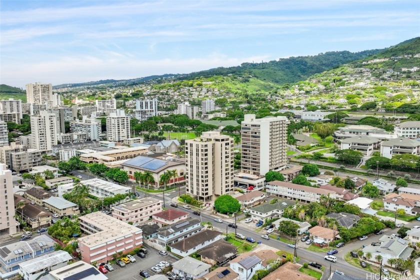 Stunning, Fully Renovated, 2-Bedroom Condo in Prime Location - Beach Condo for sale in Honolulu, Hawaii on Beachhouse.com