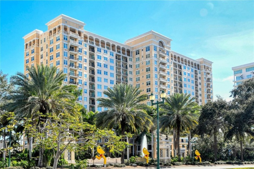 This fifth floor residence features an eastern exposure that - Beach Condo for sale in Sarasota, Florida on Beachhouse.com