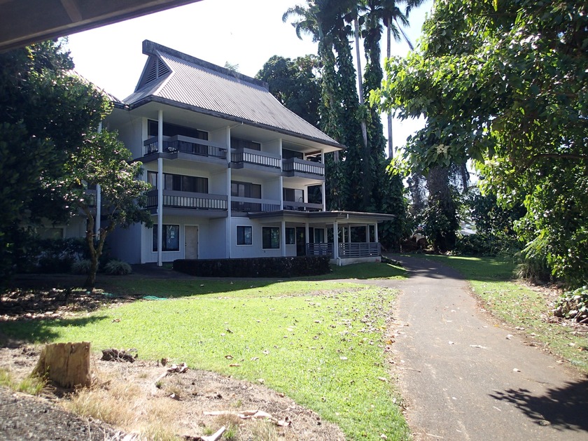 Large Commercial office space located in Waiakea Villas. This - Beach Office for sale in Hilo, Hawaii on Beachhouse.com