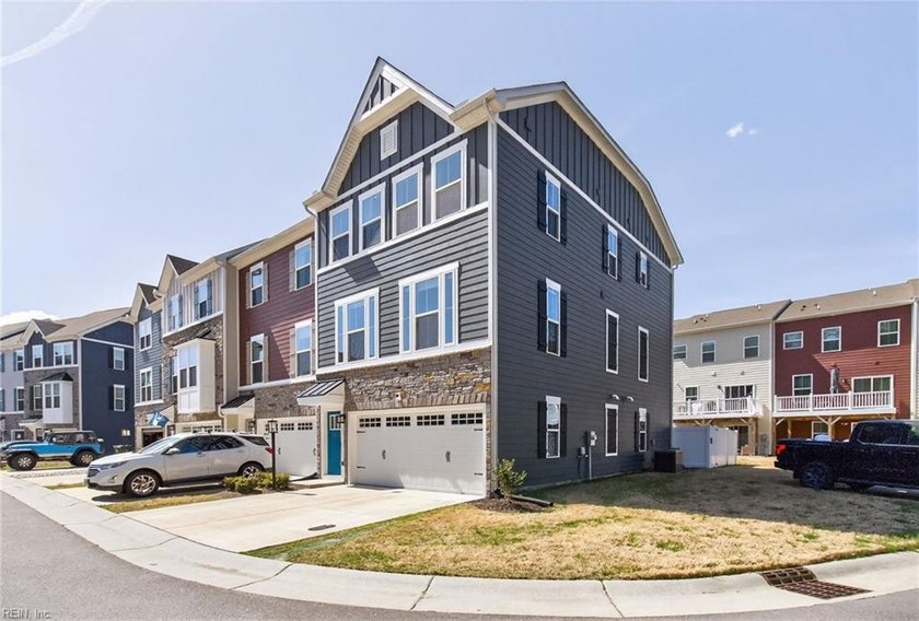 Welcome to this gorgeous Tri-Level End Unit townhome-style condo - Beach Condo for sale in Chesapeake, Virginia on Beachhouse.com