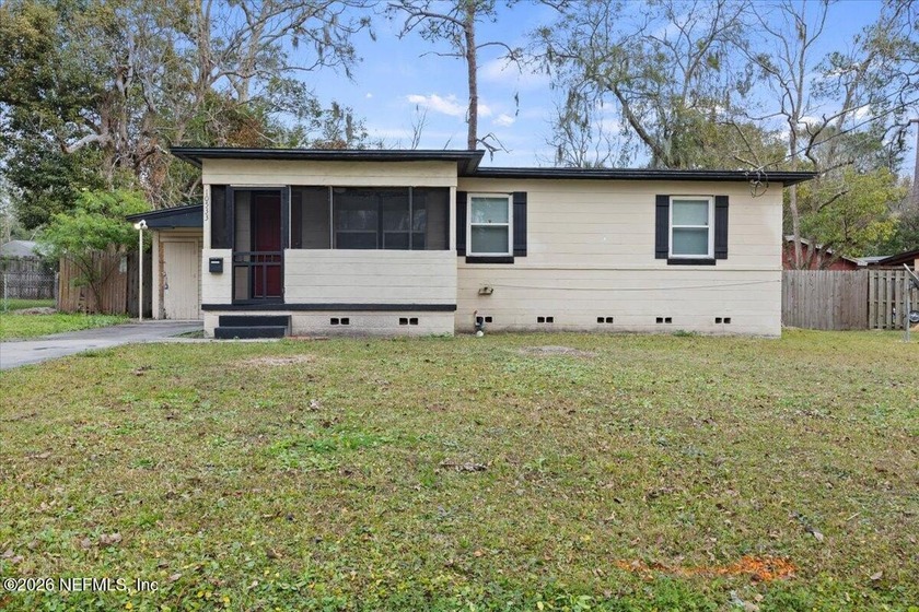 Don't miss this charming, move-in-ready bungalow! This - Beach Home for sale in Jacksonville, Florida on Beachhouse.com