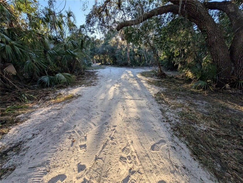 This beautiful, pristine 7.32-acre waterfront lot with - Beach Acreage for sale in Gibsonton, Florida on Beachhouse.com