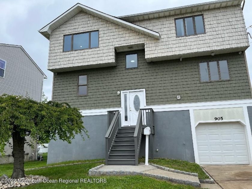Ready for your personal touch! Four bedrooms, two full baths one - Beach Home for sale in Union Beach, New Jersey on Beachhouse.com