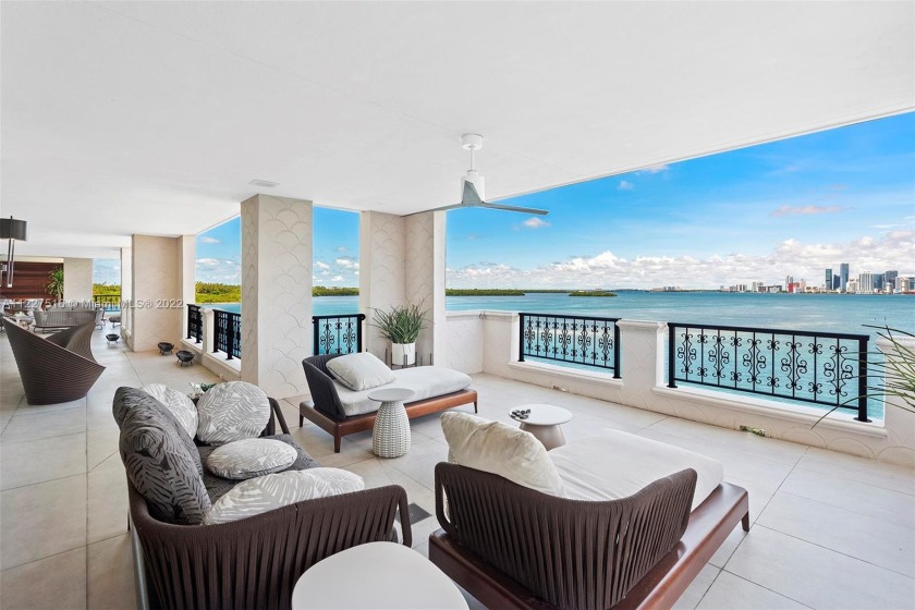 This masterfully crafted unit was meticulously gutted and - Beach Condo for sale in Miami  Beach, Florida on Beachhouse.com