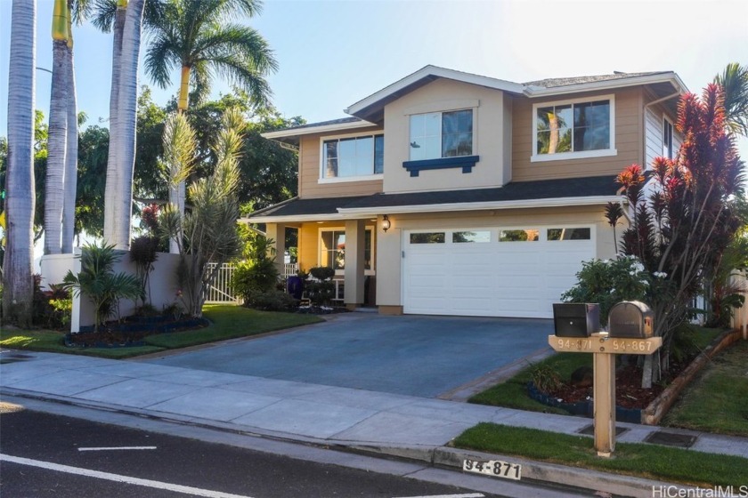 Immaculate two-story 4 bedroom, 2.5 bath single family home with - Beach Home for sale in Waipahu, Hawaii on Beachhouse.com