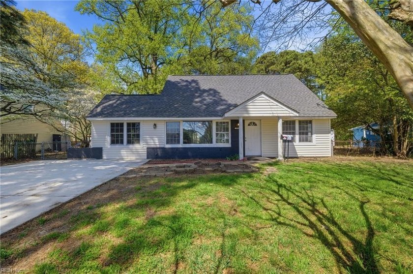 Waterfront Cape Cod on a Gorgeous 1/3 Acre Lot in Bromley! Are - Beach Home for sale in Norfolk, Virginia on Beachhouse.com
