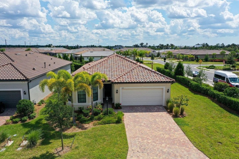 Imagine entering a world where luxury meets convenience, and - Beach Home for sale in Lakewood Ranch, Florida on Beachhouse.com