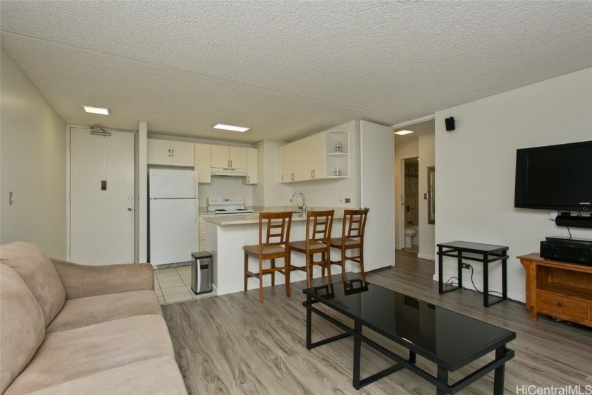 Building has 100% Hurricane Insurance. Unit shows well - Beach Condo for sale in Honolulu, Hawaii on Beachhouse.com