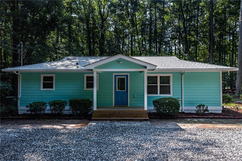 Renovated in 2024 this cottage has 2 bedrooms. 2 full bathrooms - Beach Home for sale in Reedville, Virginia on Beachhouse.com
