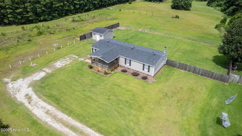 Nestled at the end of a quiet dead-end road in Queens Village - Beach Home for sale in Hubert, North Carolina on Beachhouse.com