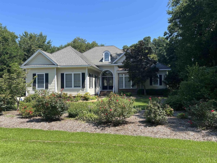 Looking for a beautiful home in a private boating community? - Beach Home for sale in Manteo, North Carolina on Beachhouse.com