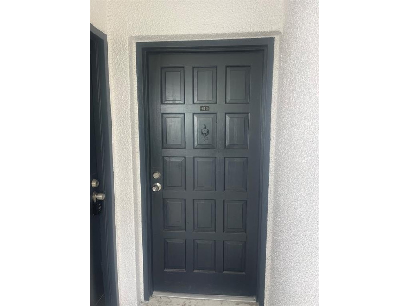 Beautifully maintained 2 bedroom, 2 bath condo with serene lake - Beach Condo for sale in Lauderhill, Florida on Beachhouse.com