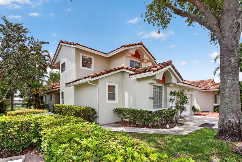 WELCOME HOME! Rarely available in this highly desirable ALL-AGES - Beach Townhome/Townhouse for sale in Margate, Florida on Beachhouse.com