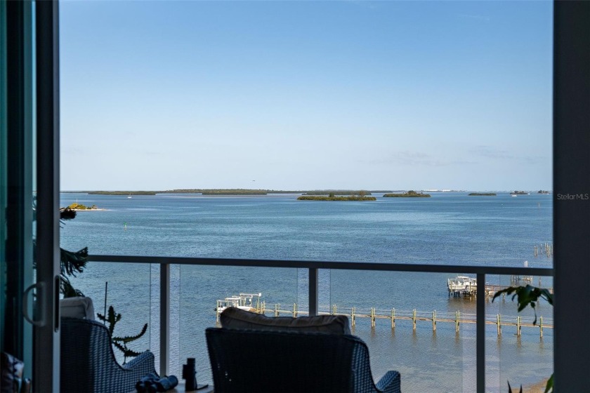 This northern corner penthouse offers an abundance of natural - Beach Condo for sale in Clearwater, Florida on Beachhouse.com