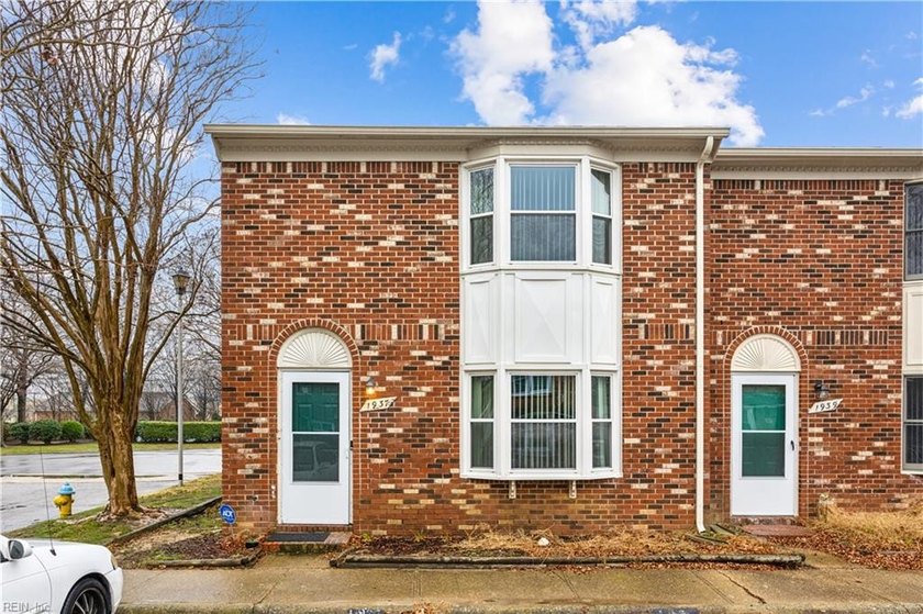 Welcome home to this spacious fully furnished 3-bedroom, 2 - Beach Condo for sale in Virginia Beach, Virginia on Beachhouse.com